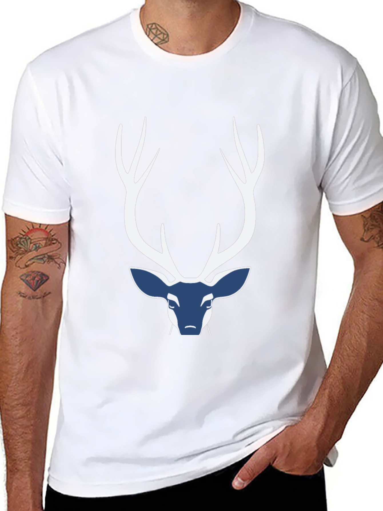 Camiseta Negra con Diseño de Ciervo Abstracto