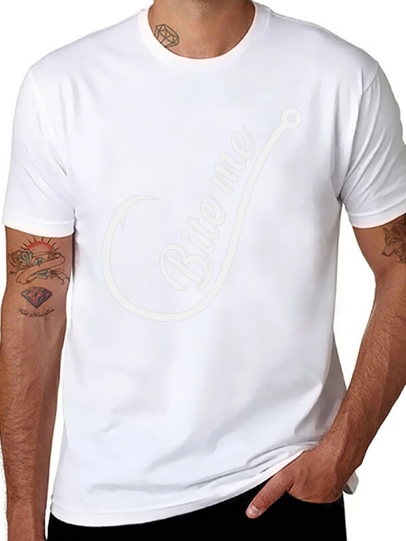 Camiseta Negra con Diseño de Anzuelo Bite Me