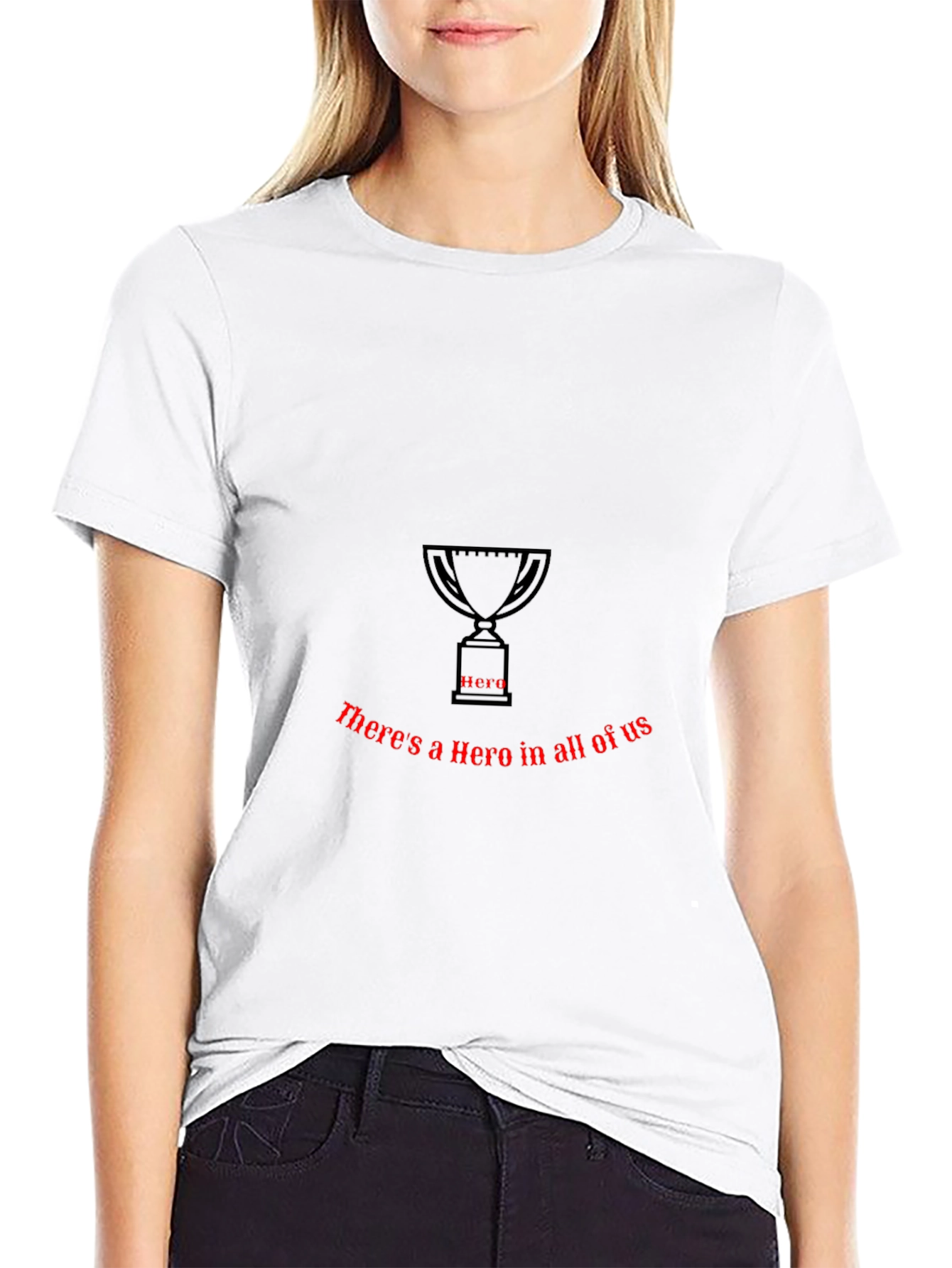Camiseta Negra con Diseño de Trofeo y Texto Hero