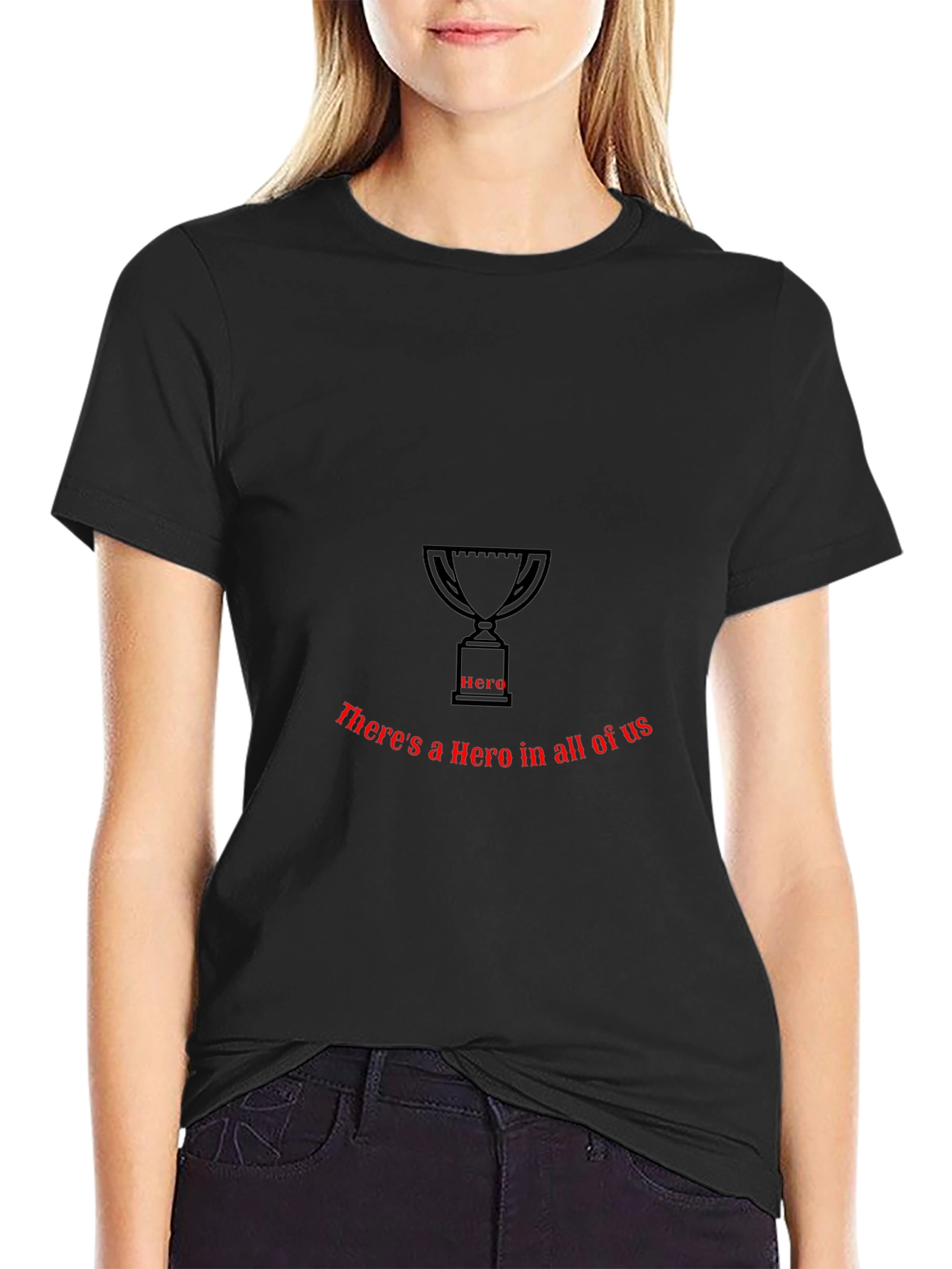 Camiseta Negra con Diseño de Trofeo y Texto Hero