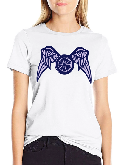 Camiseta Negra con Diseño de Rueda Alada