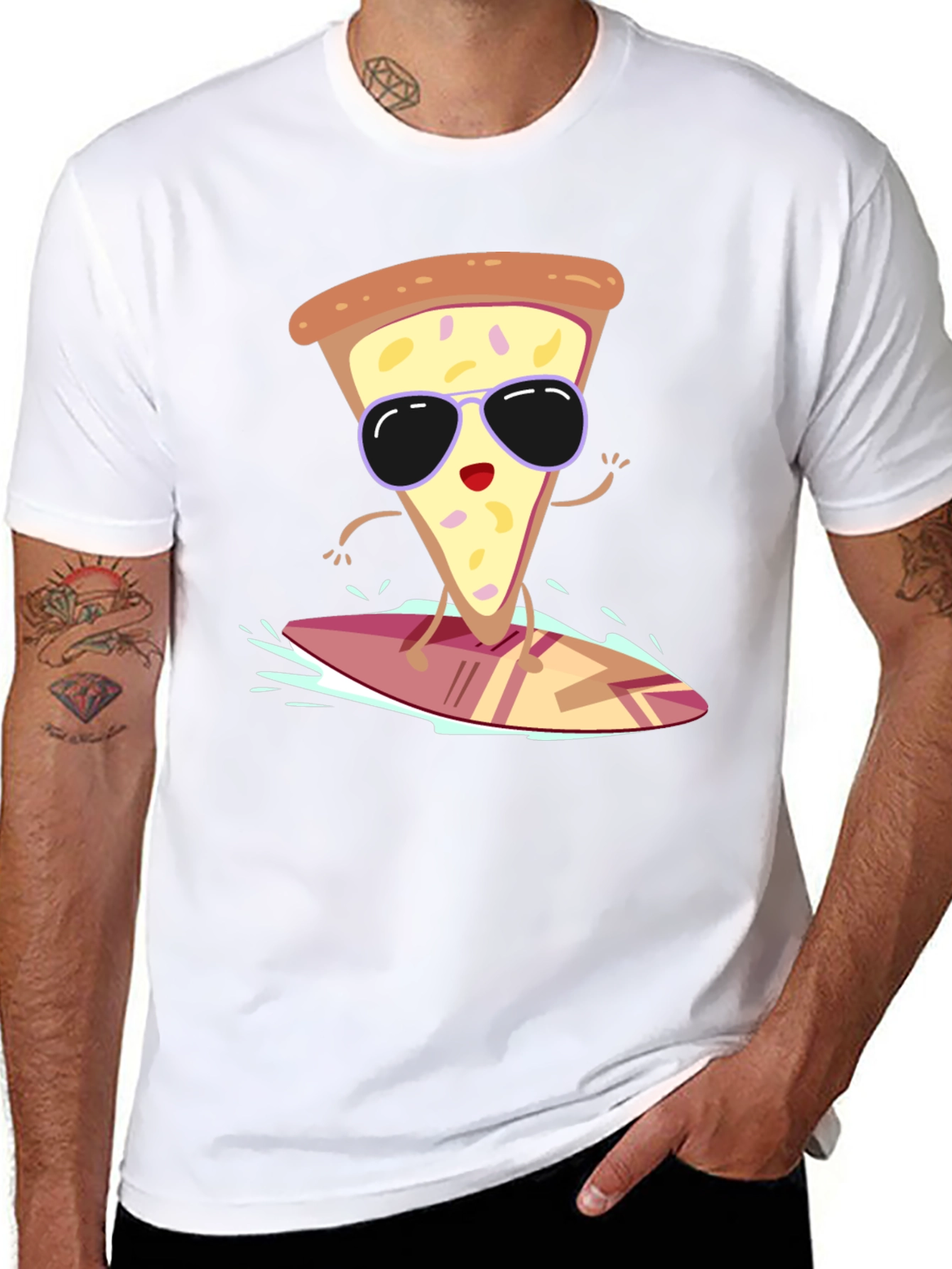 Camiseta Negra con Diseño de Pizza Surfista