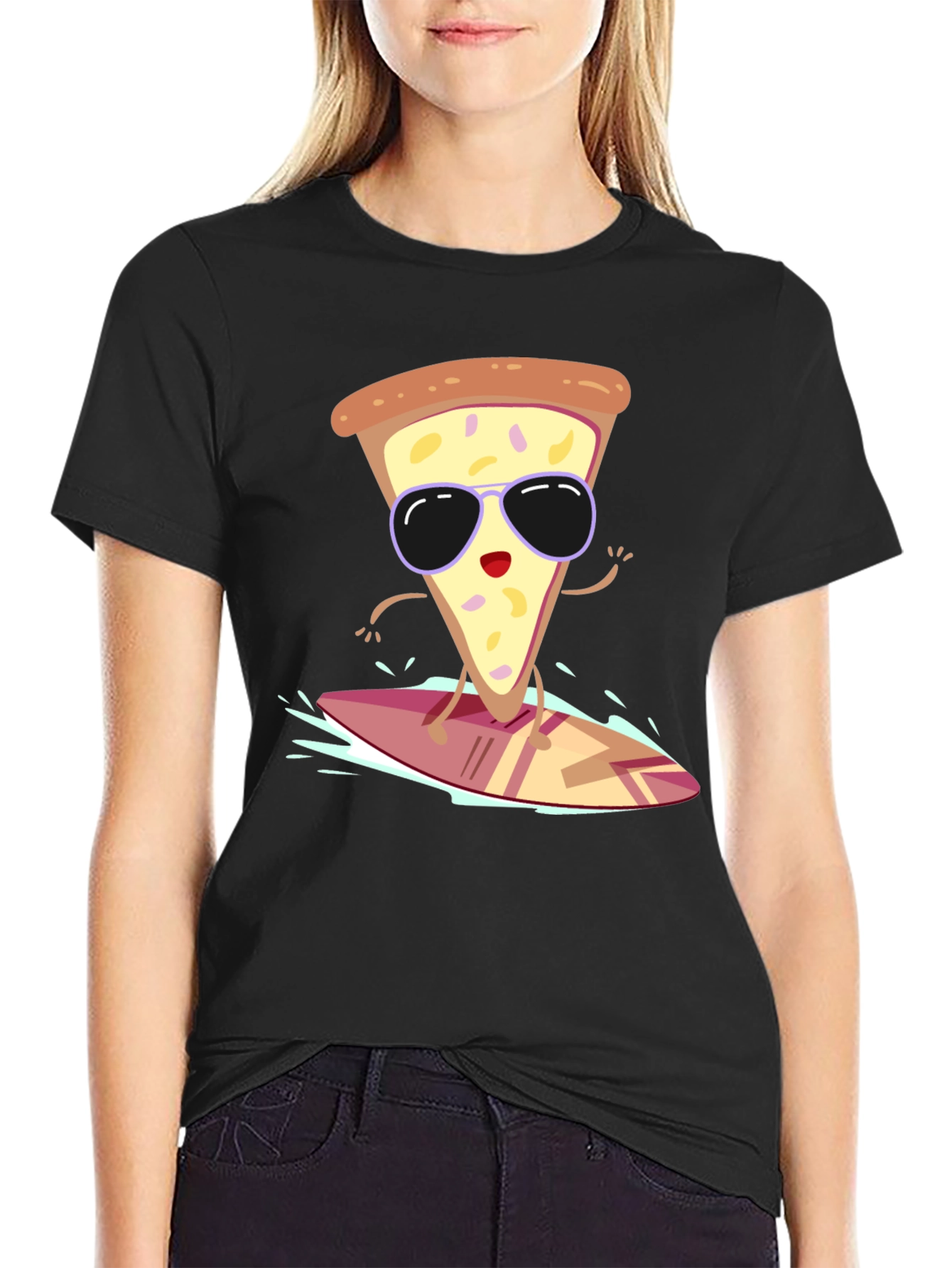Camiseta Negra con Diseño de Pizza Surfista