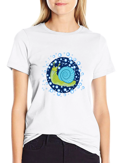 Camiseta Negra con Diseño de Caracol Animado