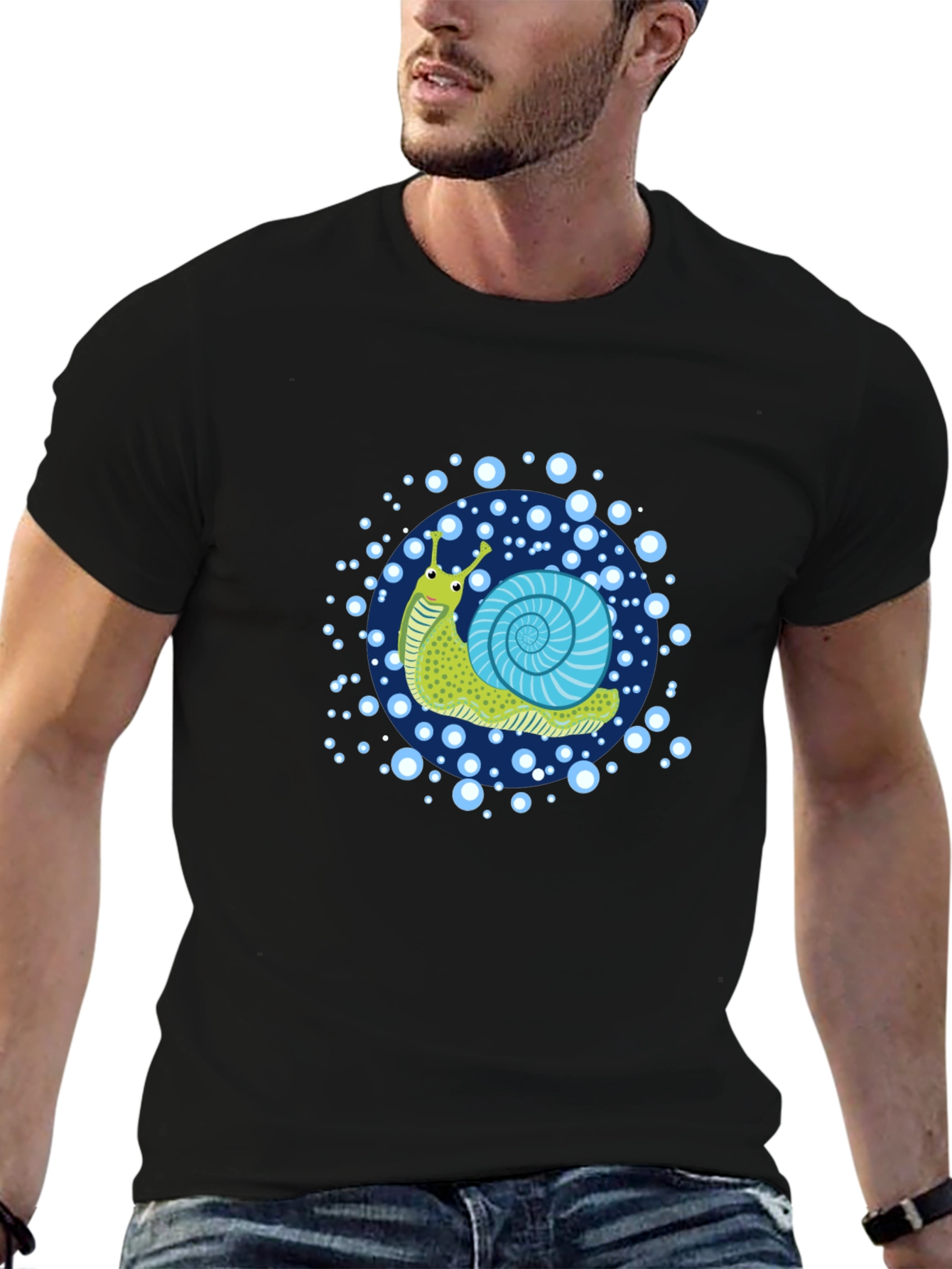 Camiseta Negra con Diseño de Caracol Animado