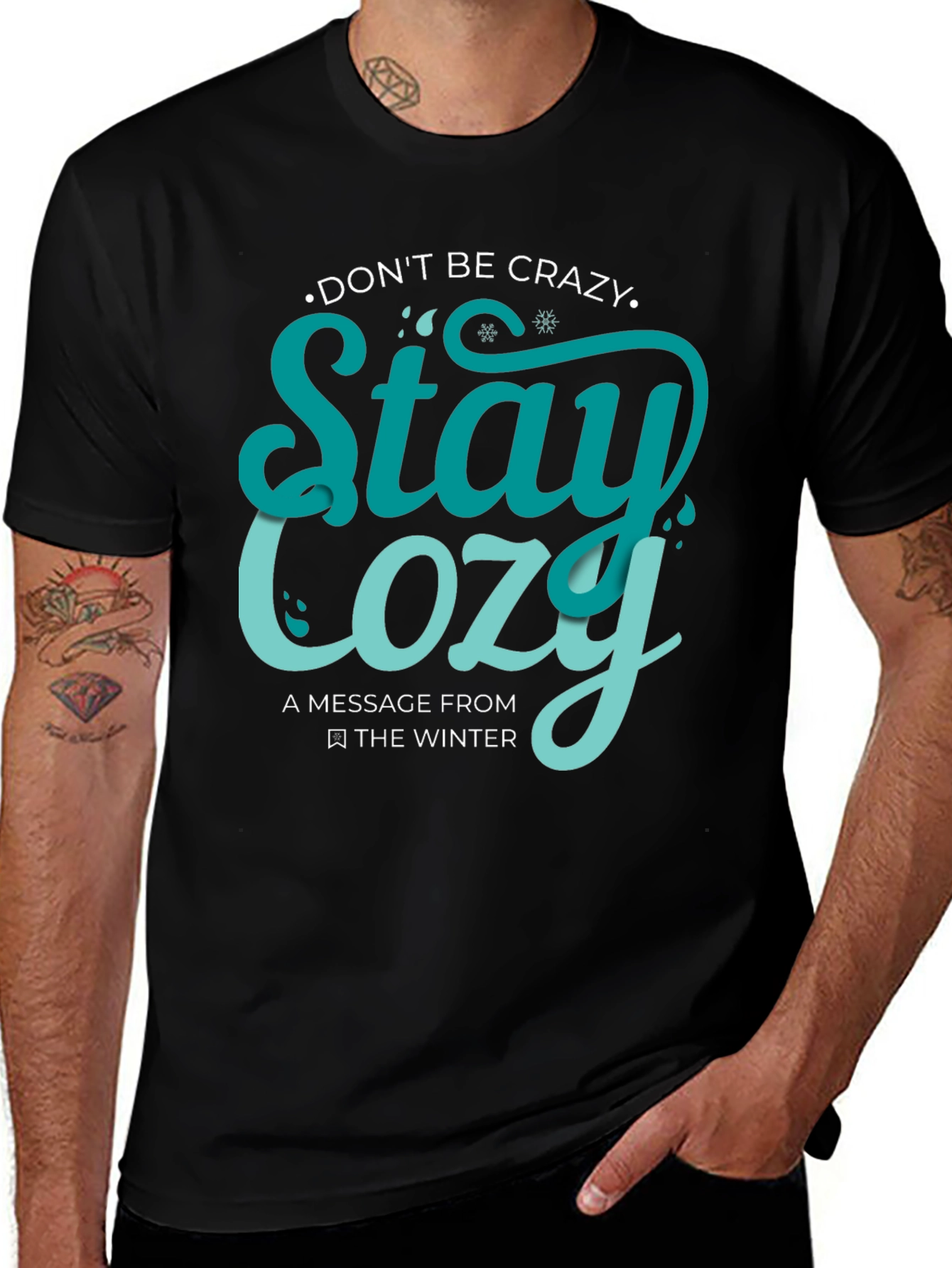 Camiseta Negra con Diseño Stay Cozy