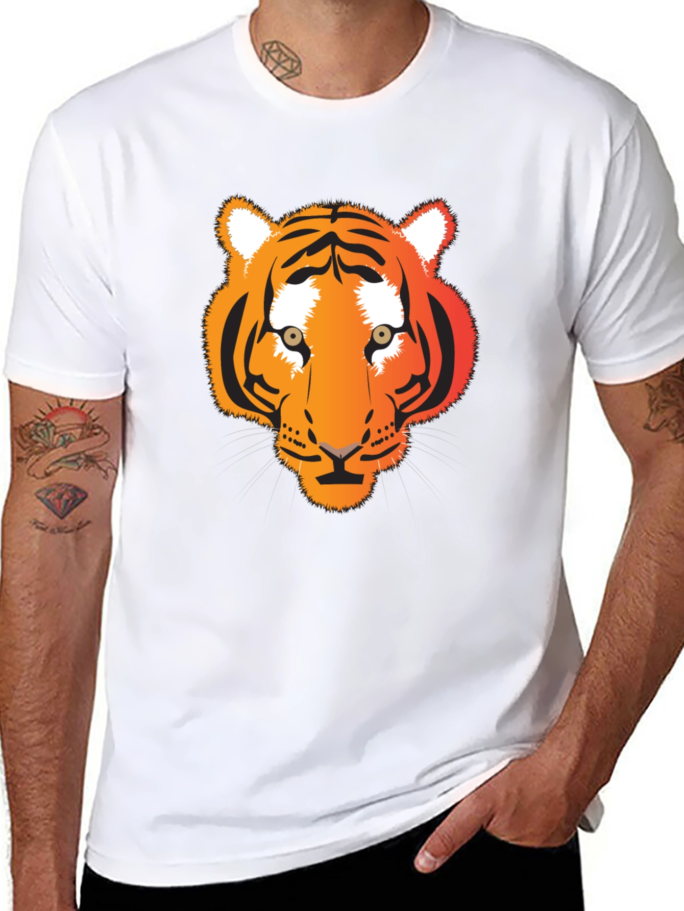 Camiseta Negra con Diseño de Tigre Naranja