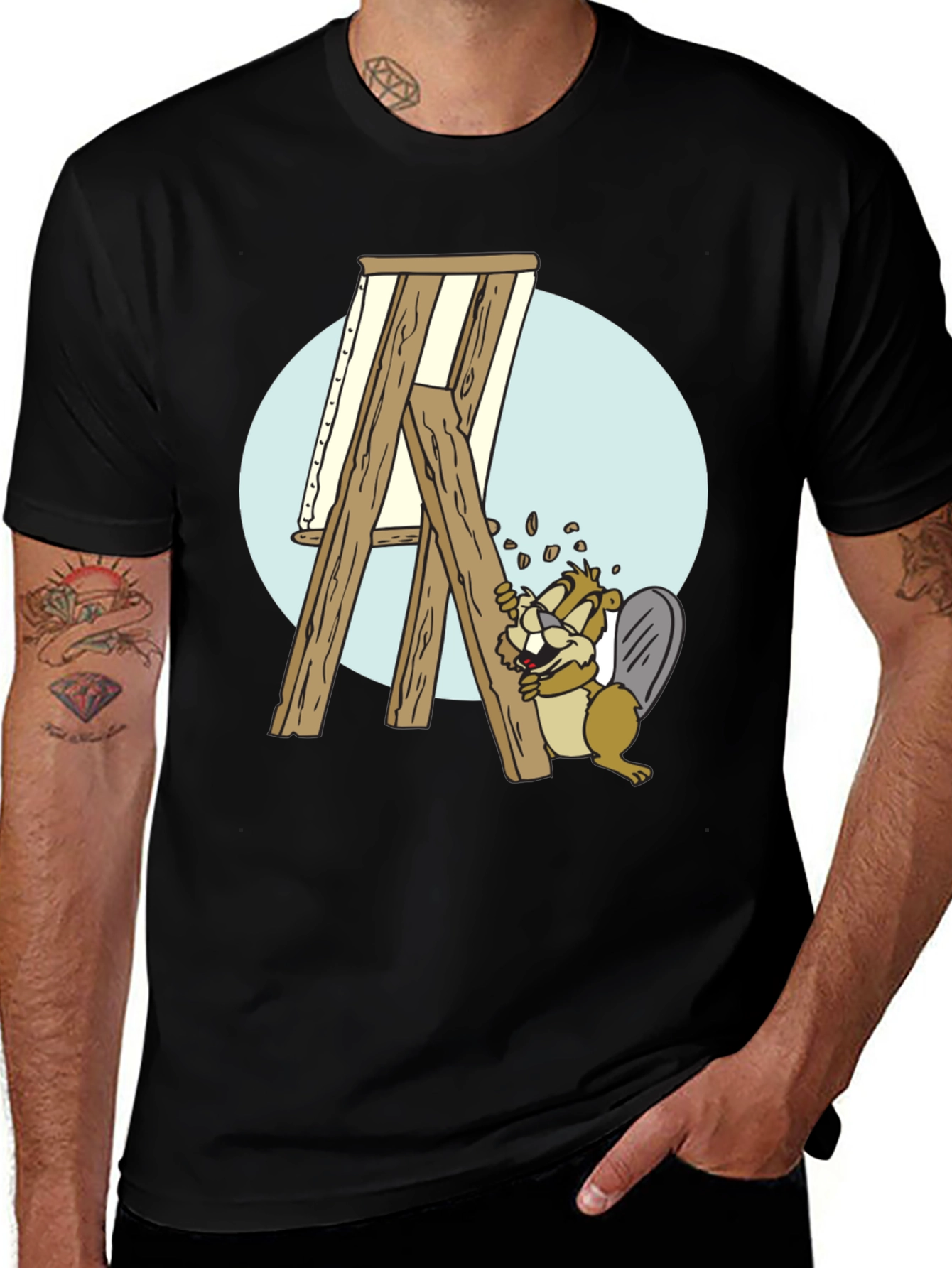 Camiseta Negra con Diseño de Castor Constructor