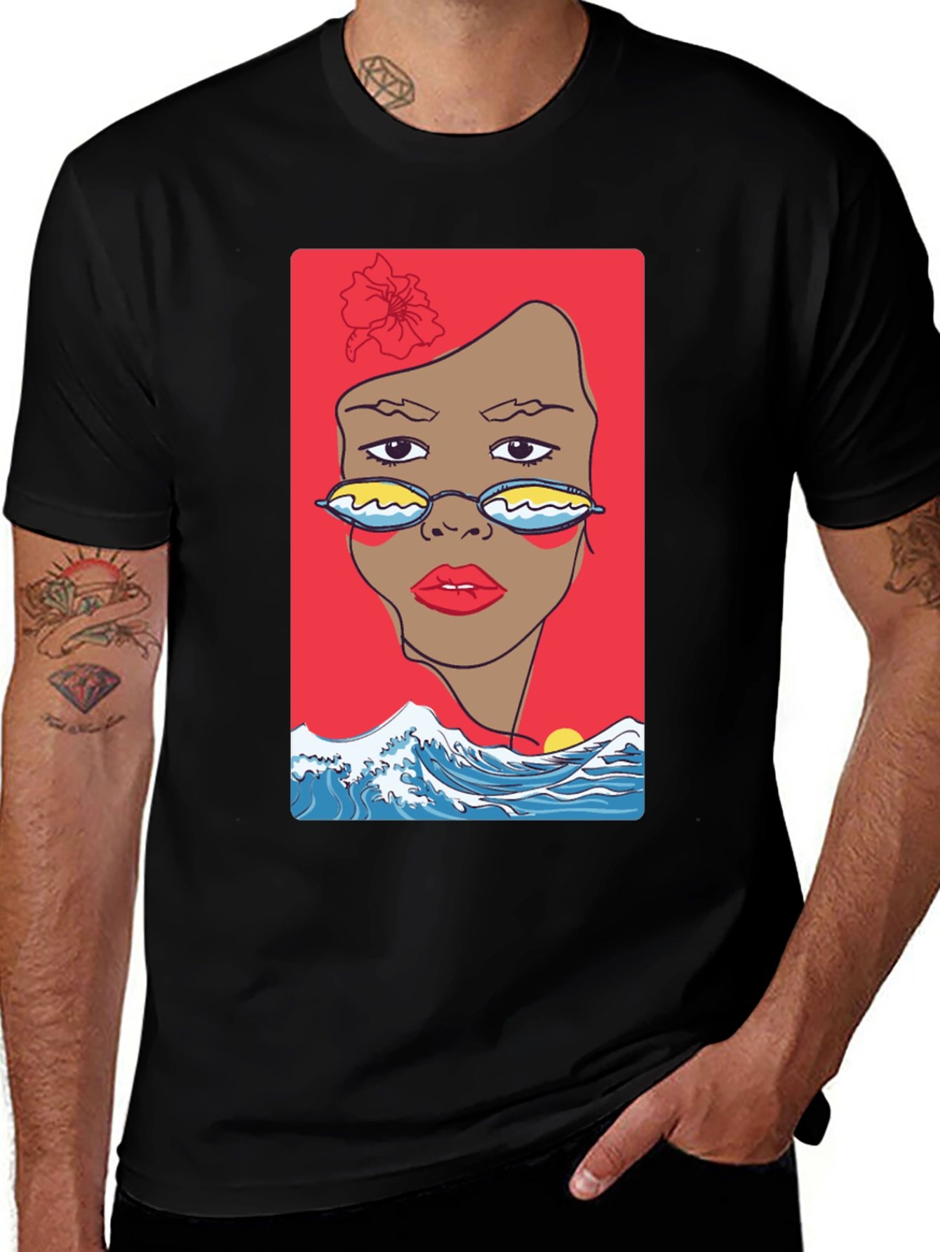 Camiseta Negra con Diseño Abstracto de Cara y Olas