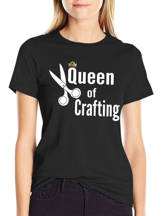 Camiseta Negra Queen of Crafting para Aficionados al DIY