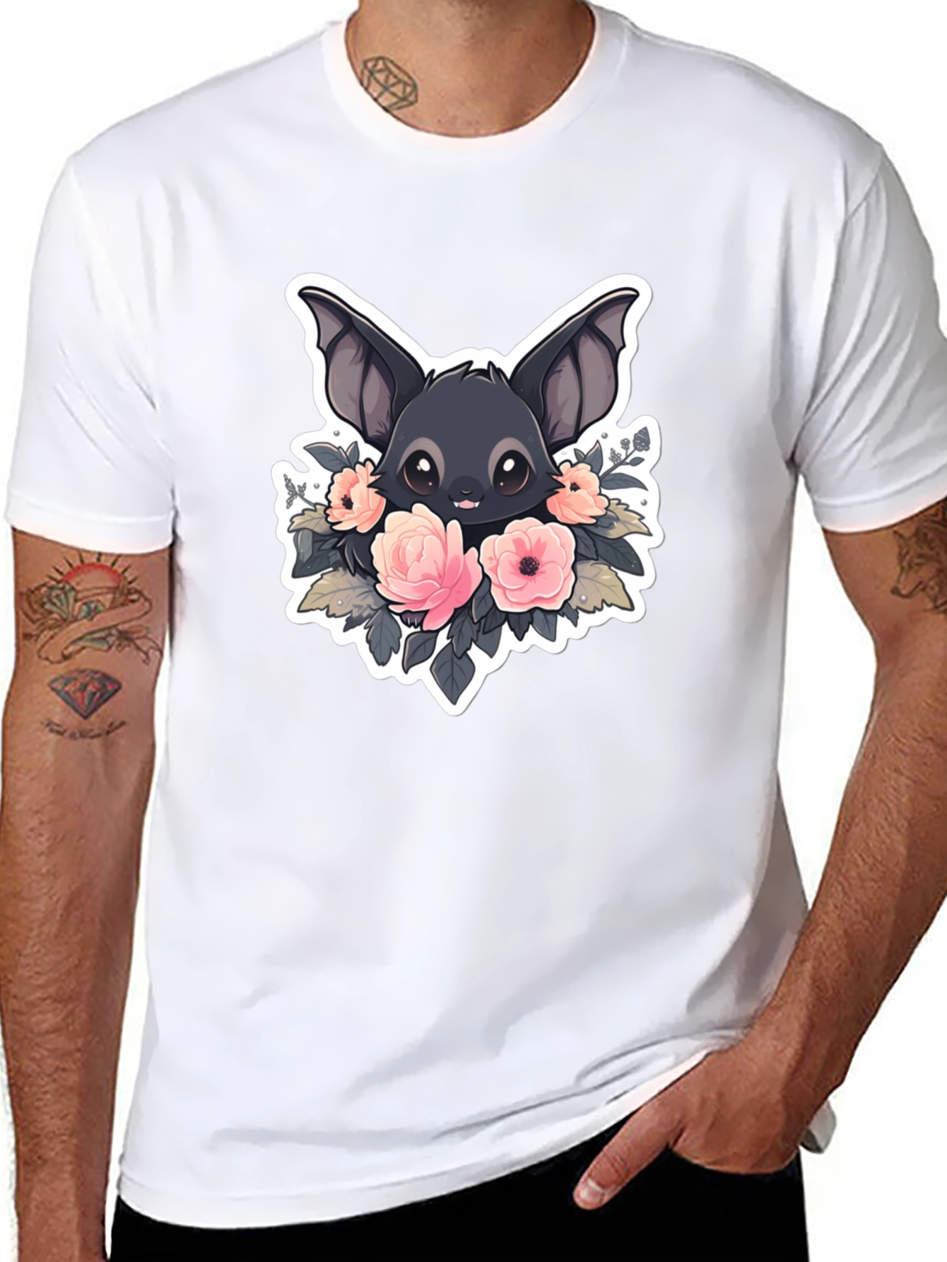 Camiseta Negra con Diseño de Murciélago Floral