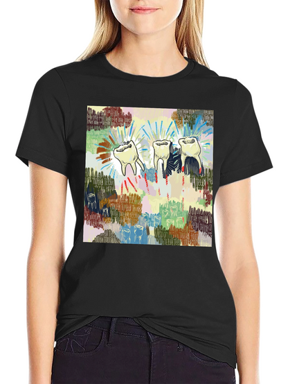 Camiseta Negra con Diseño de Dientes Abstractos