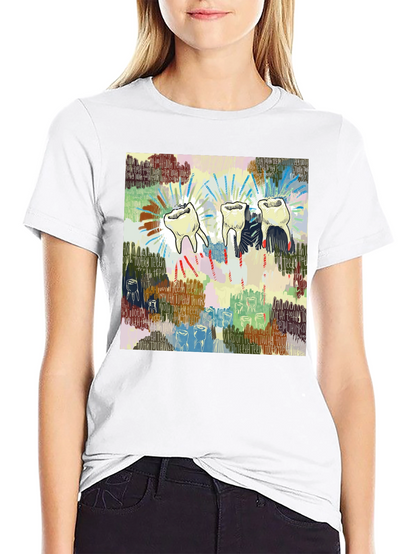 Camiseta Negra con Diseño de Dientes Abstractos