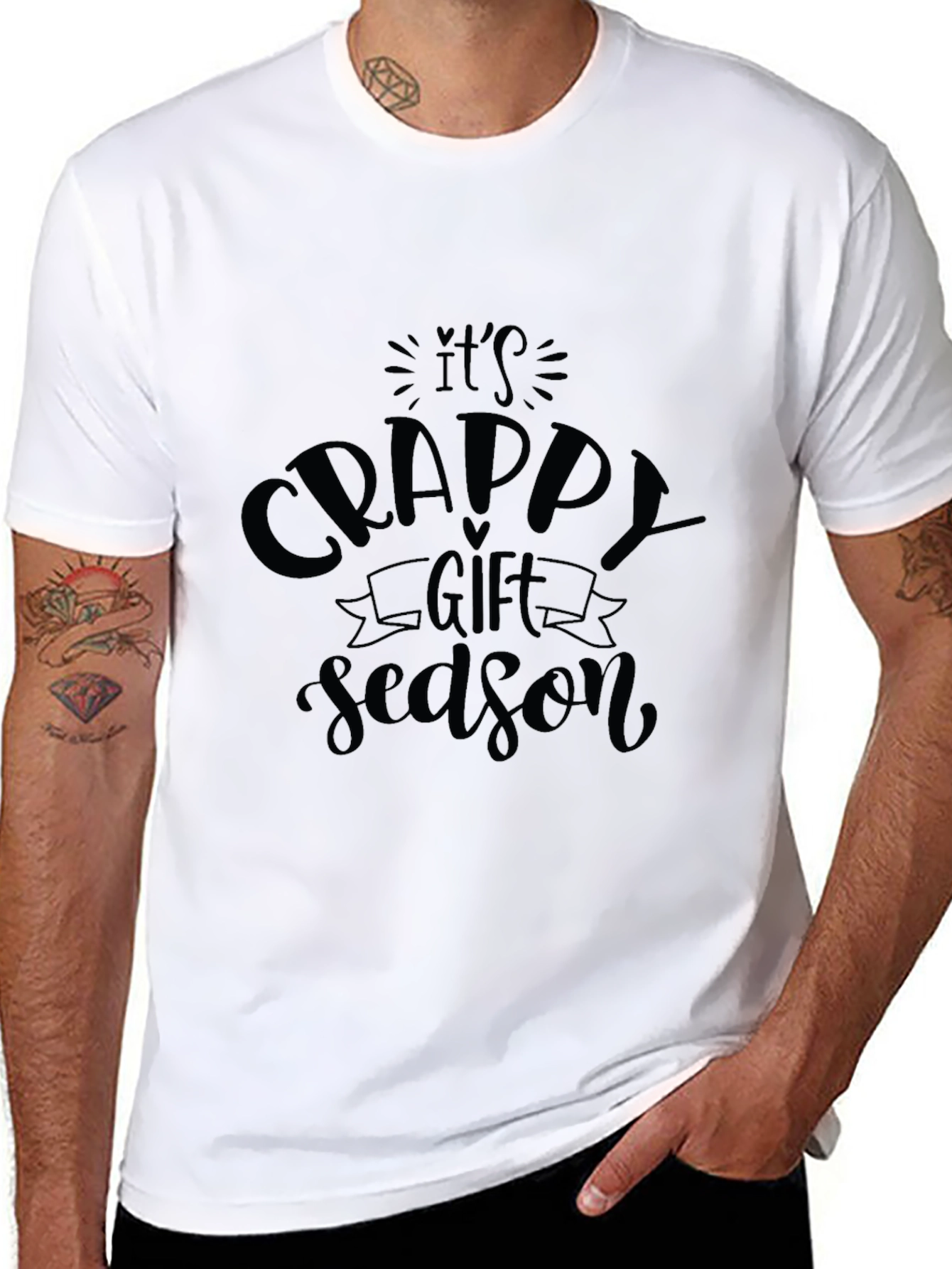 Camiseta Negra Humorística: Temporada de Regalos Basura
