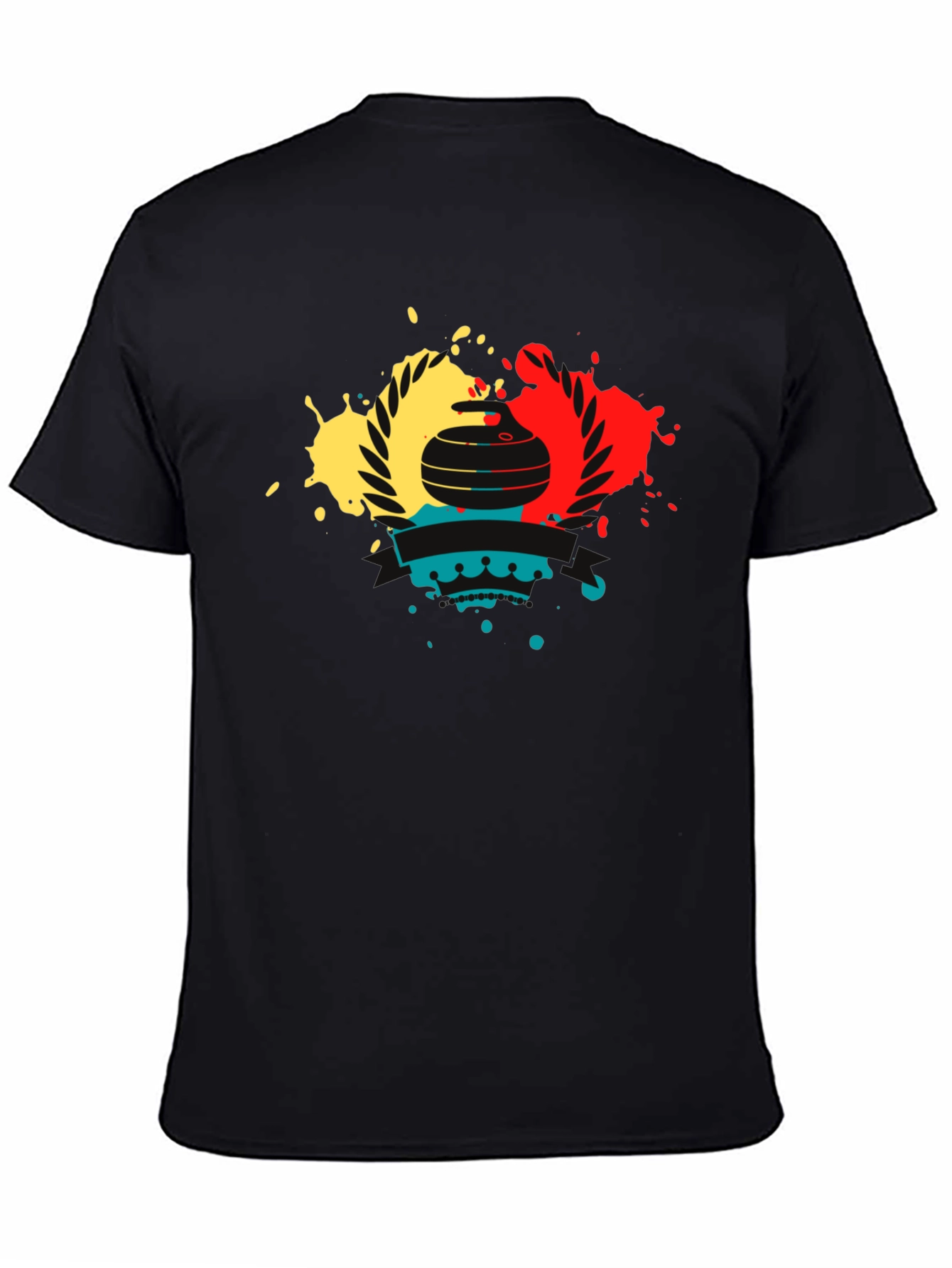 Camiseta Negra con Diseño de Curling Abstracto