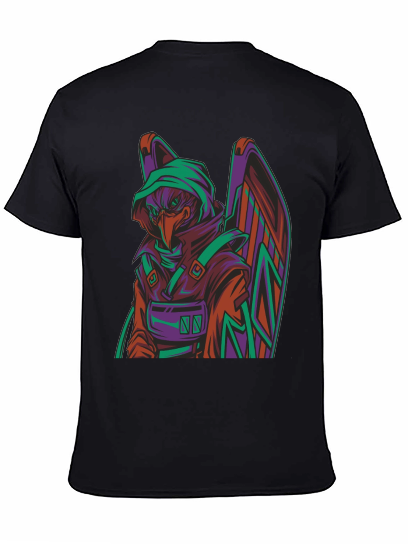 Camiseta Negra con Diseño de Cuervo Cibernético