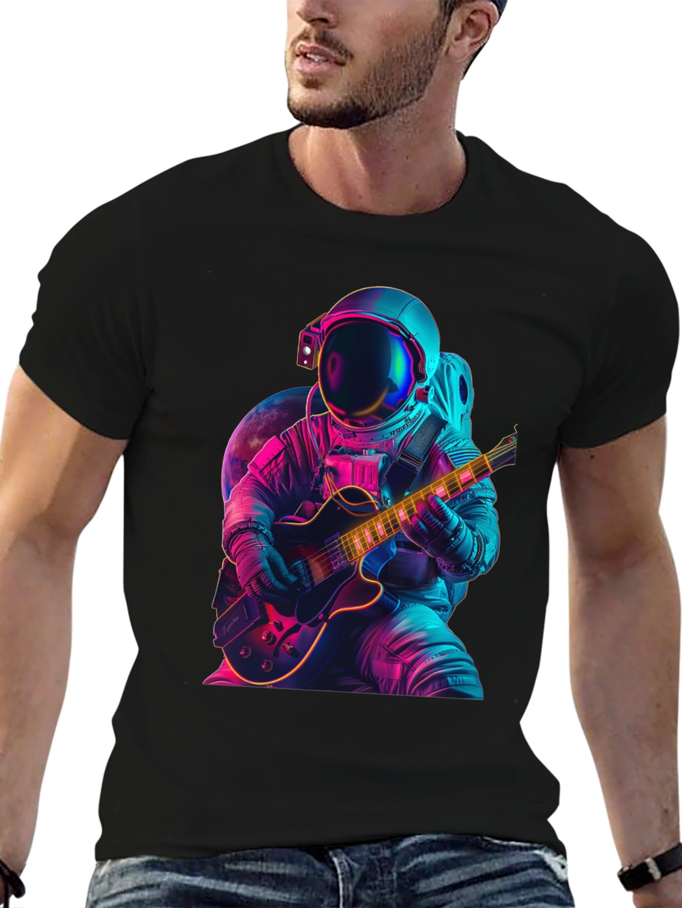 Camiseta Negra con Astronauta Guitarrista Neón