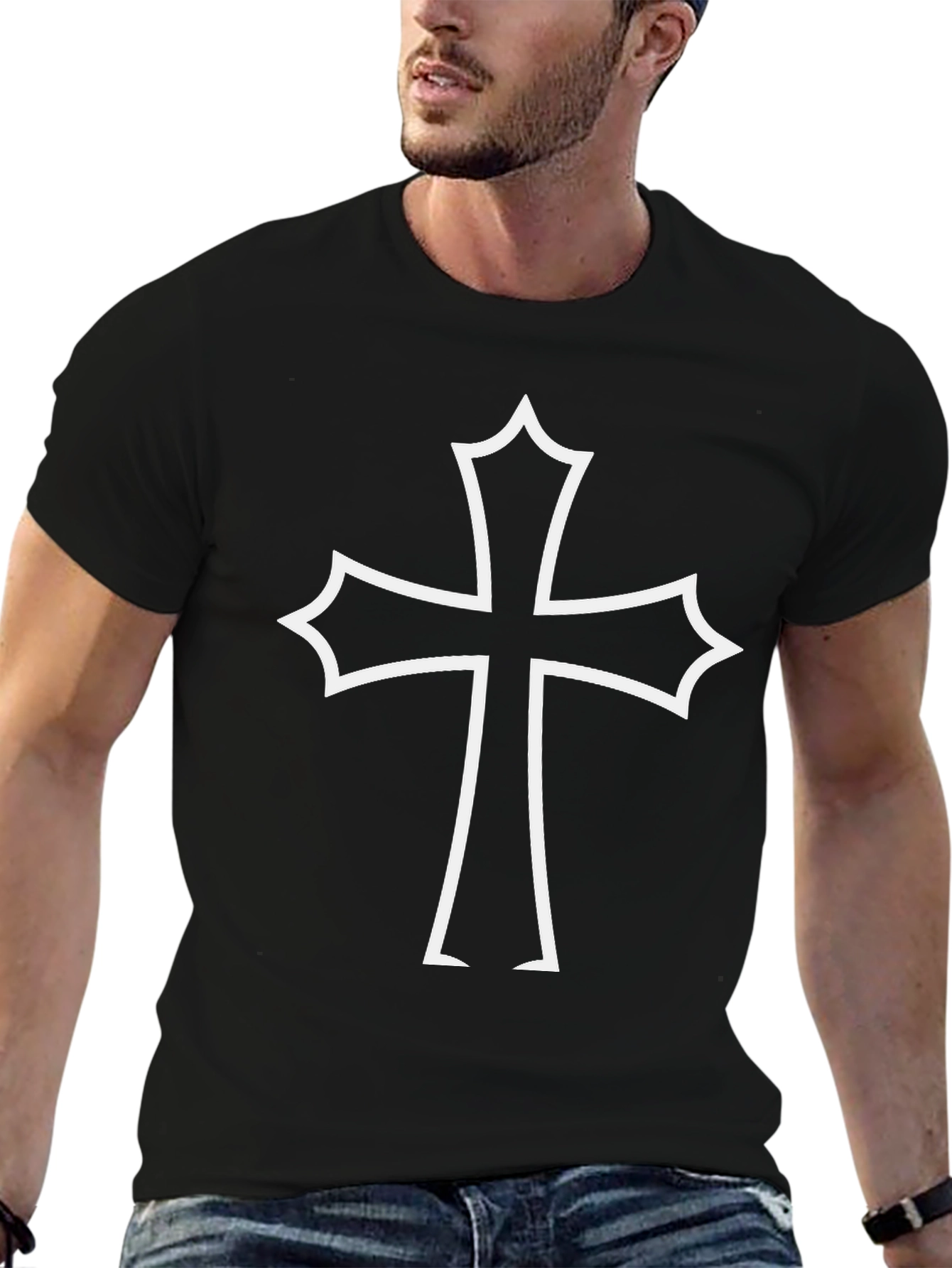 Camiseta Negra con Cruz Blanca Estilizada