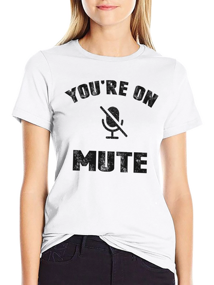Camiseta Negra Casual Thinking On Mute