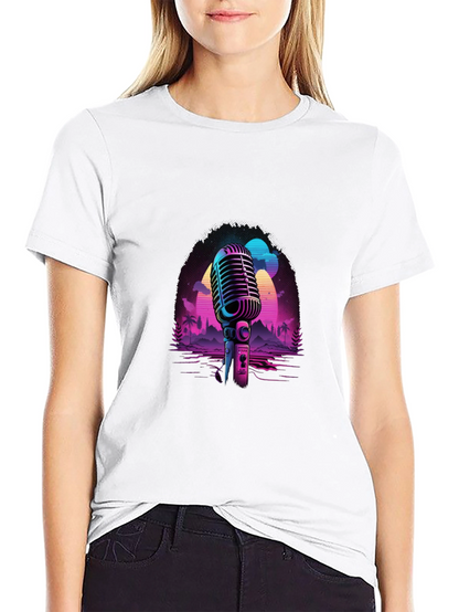 Camiseta Negra con Diseño Retro de Micrófono