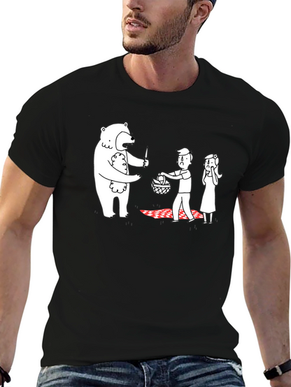 Camiseta Negra Estampada: Oso Ladrón de Picnic
