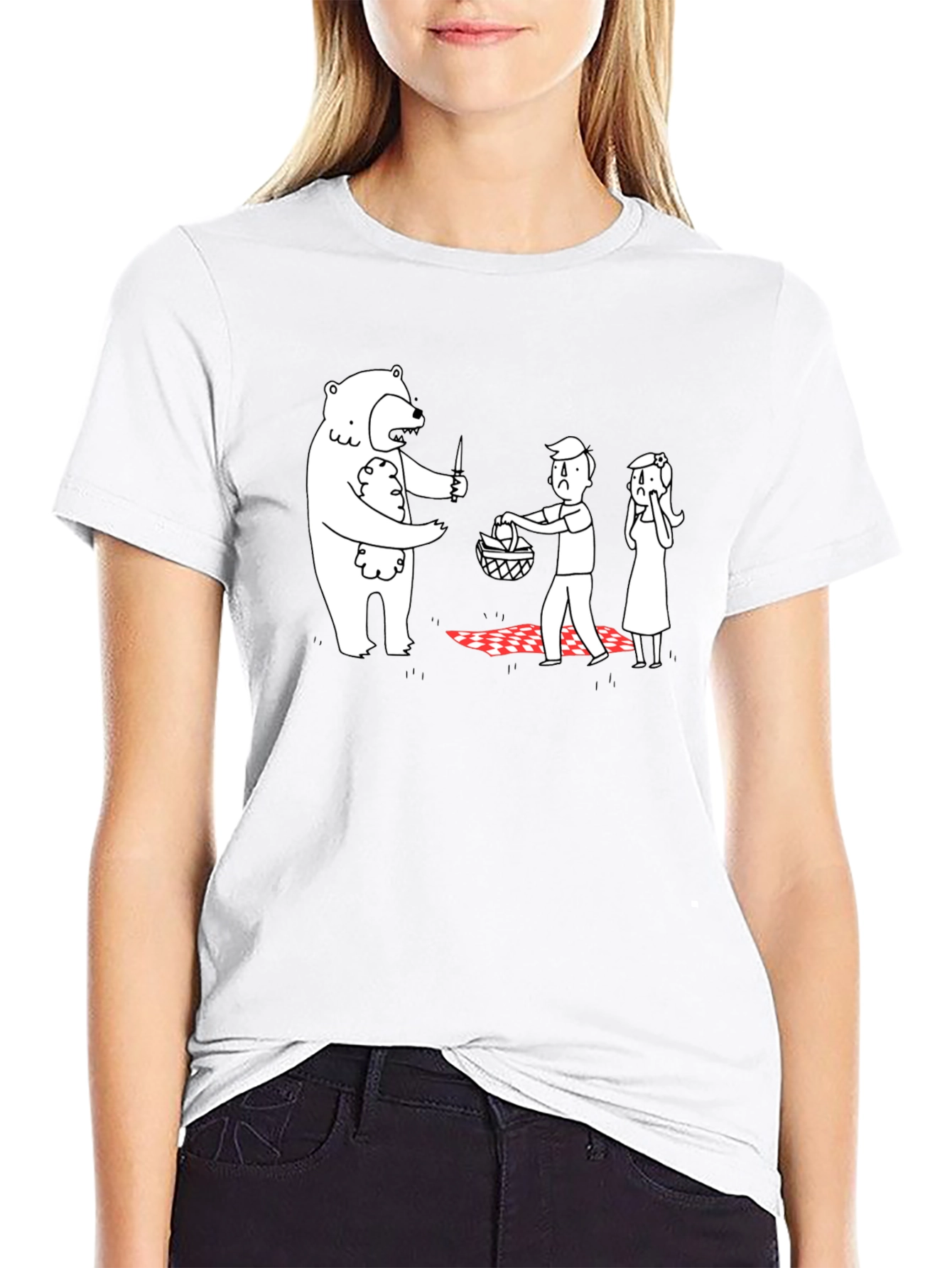 Camiseta Negra Estampada: Oso Ladrón de Picnic