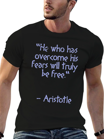 Camiseta Negra con Cita Inspiradora de Aristóteles