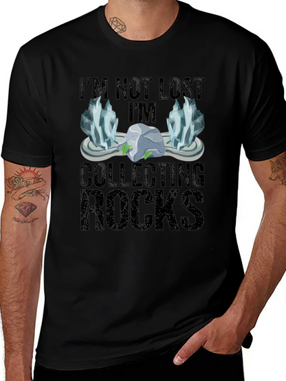 Camiseta Negra Coleccionando Rocas para Aventureros