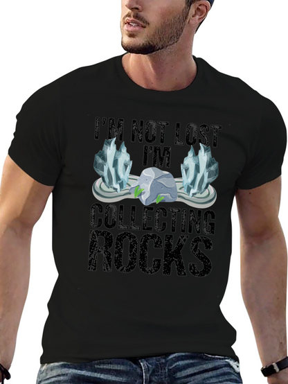 Camiseta Negra Coleccionando Rocas para Aventureros