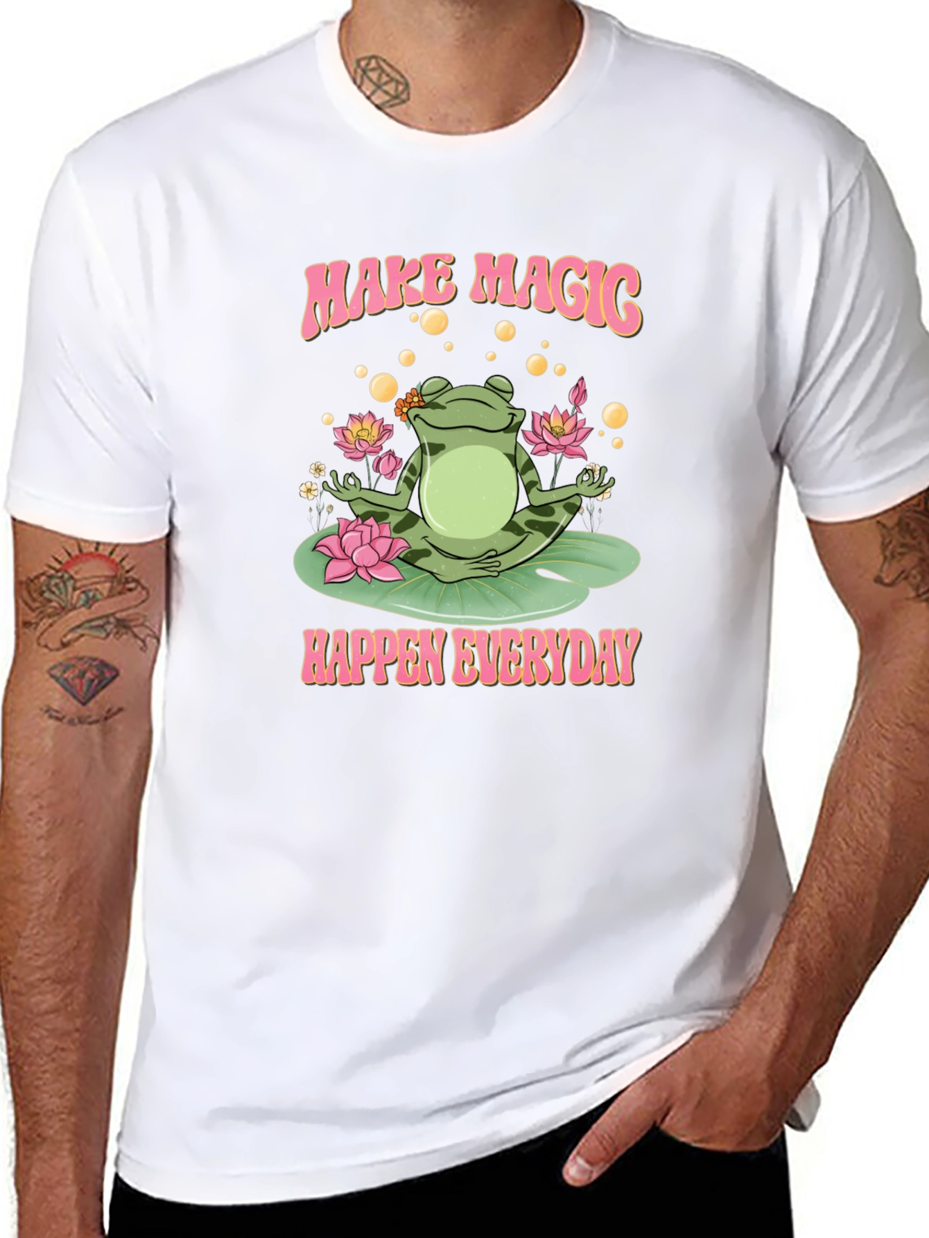 Camiseta Negra: Rana Mágica y Loto