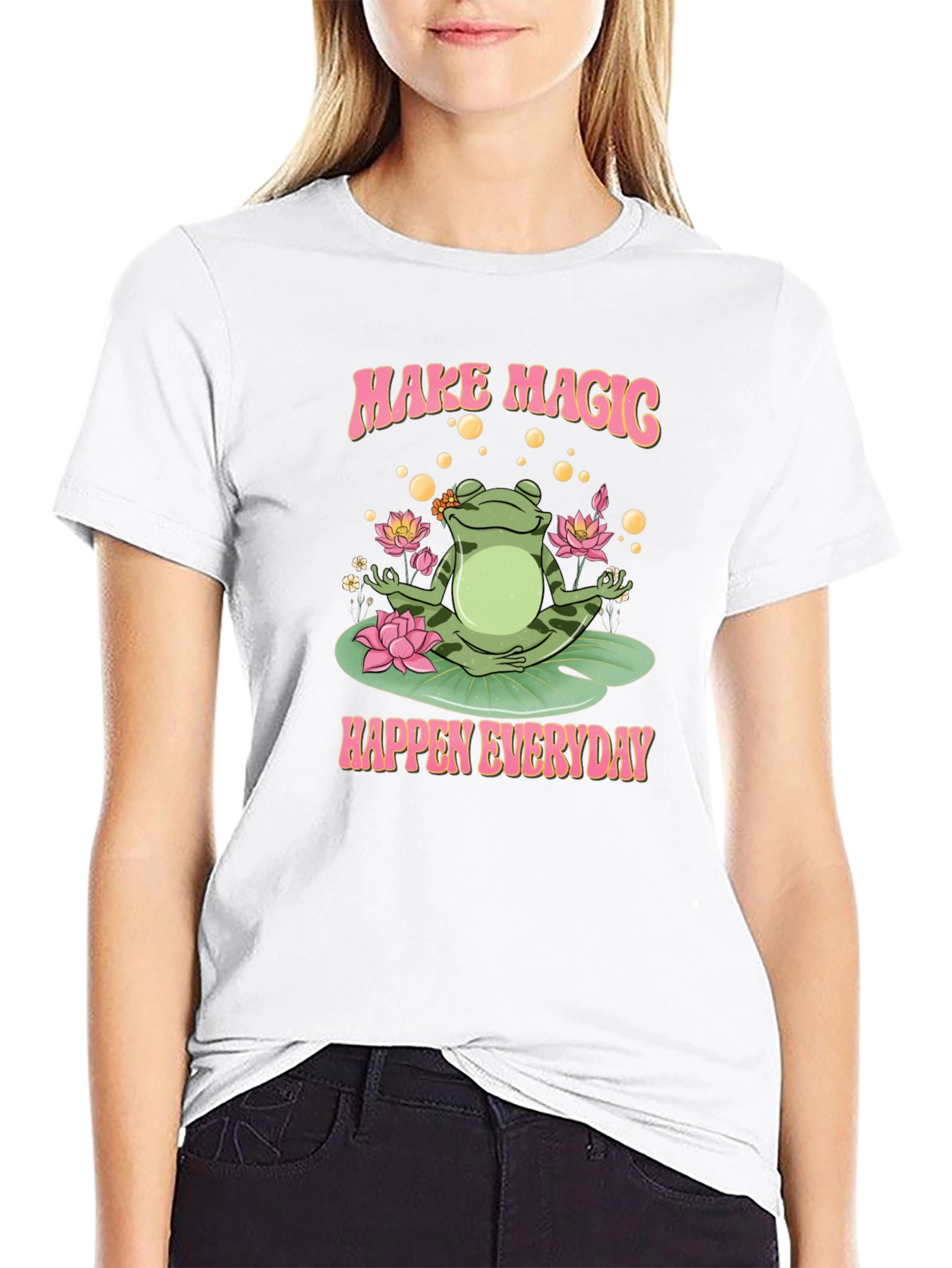 Camiseta Negra: Rana Mágica y Loto