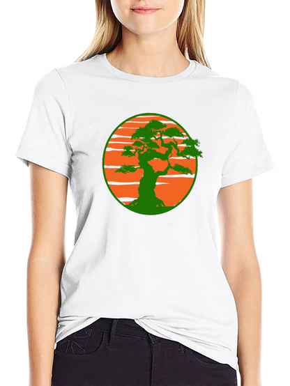 Camiseta Negra con Diseño Bonsái Sol Naranja