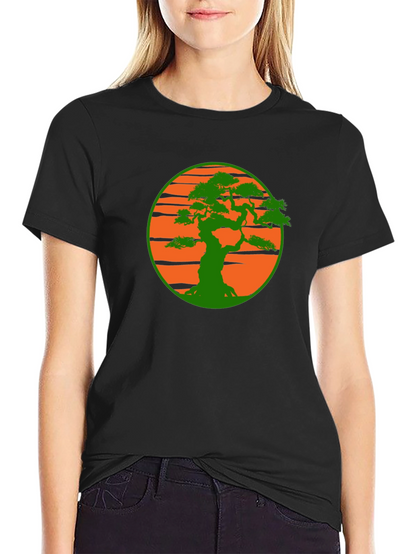 Camiseta Negra con Diseño Bonsái Sol Naranja