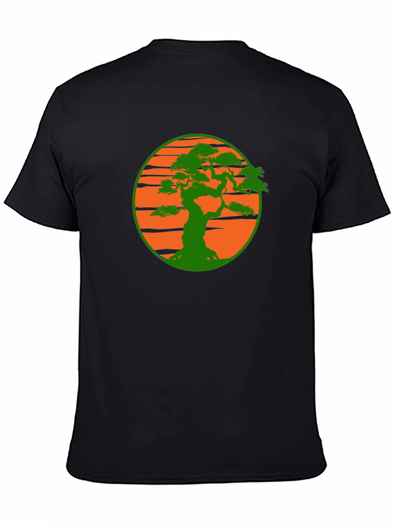 Camiseta Negra con Diseño Bonsái Sol Naranja