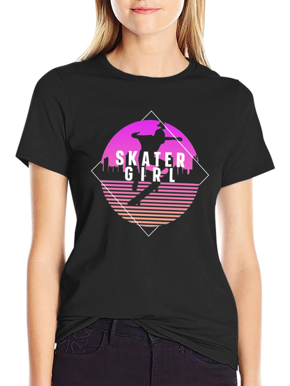 Camiseta Negra con Diseño Skater Girl Retro