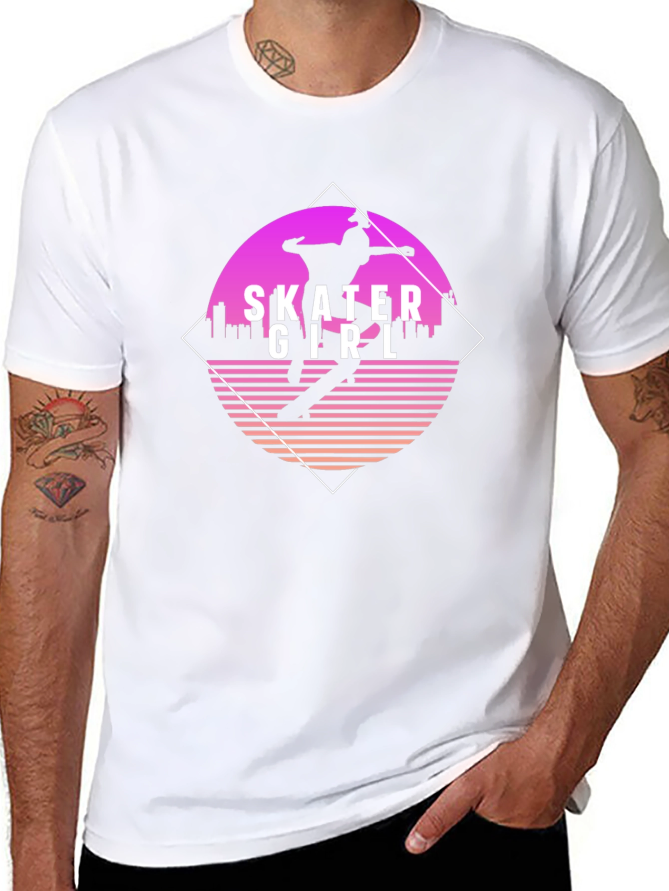 Camiseta Negra con Diseño Skater Girl Retro