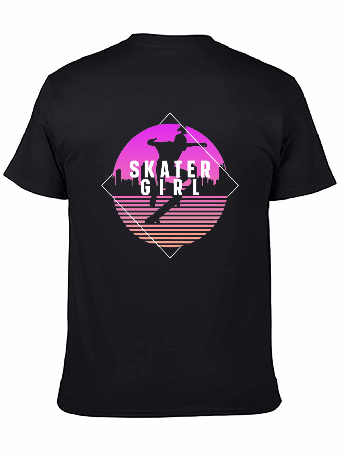 Camiseta Negra con Diseño Skater Girl Retro