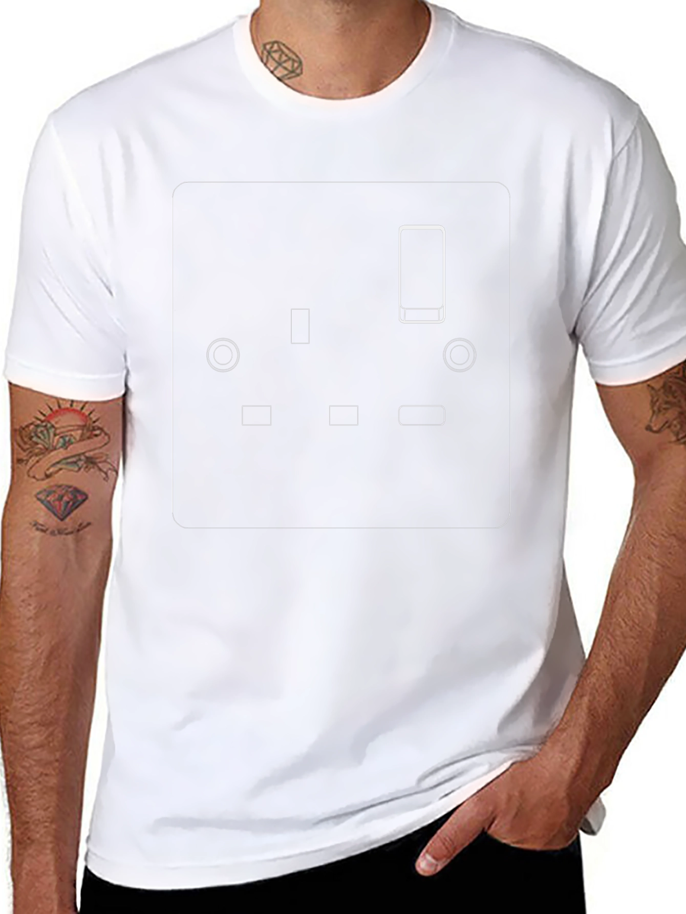 Camiseta Negra Enchufe UK Diseño Original