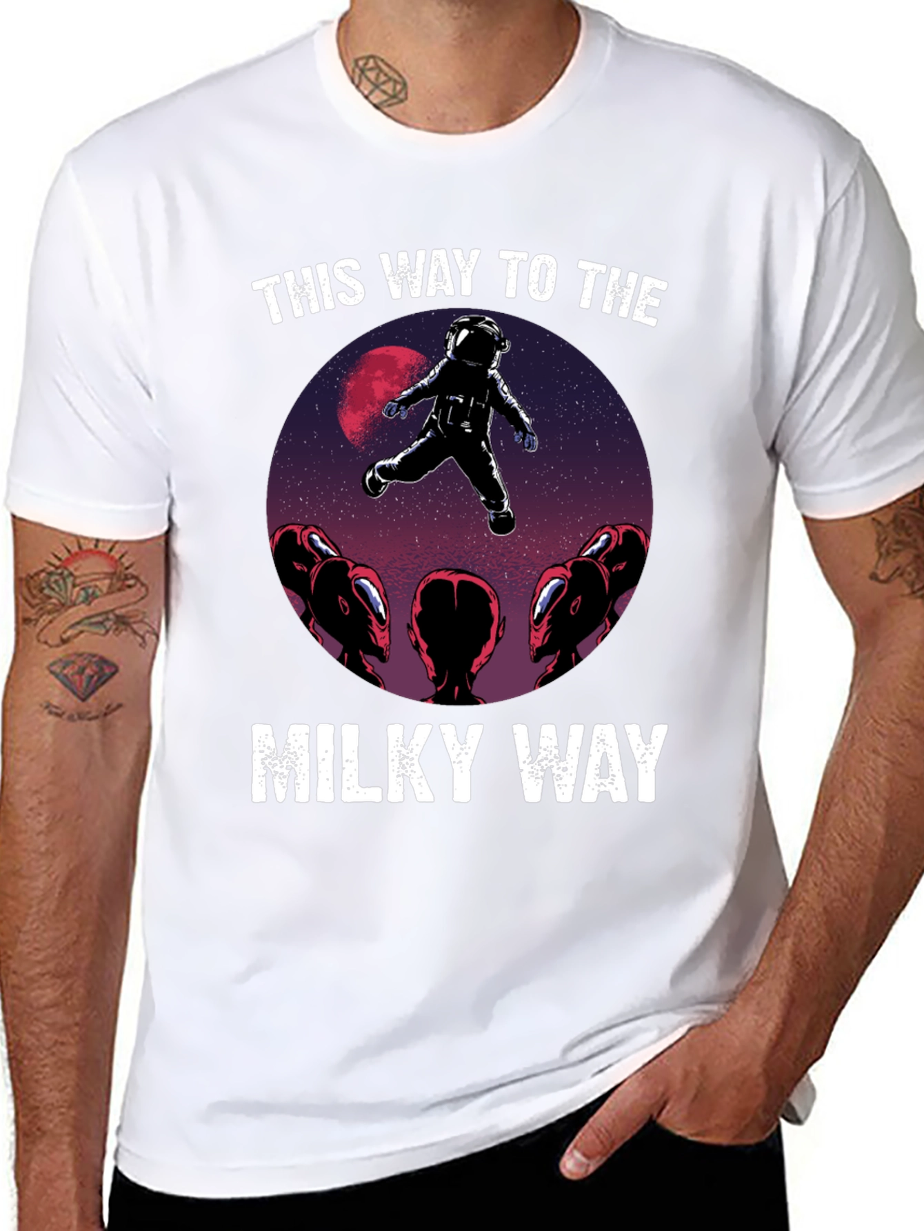 Camiseta Hombre: Astronauta y Extraterrestres Vía Láctea