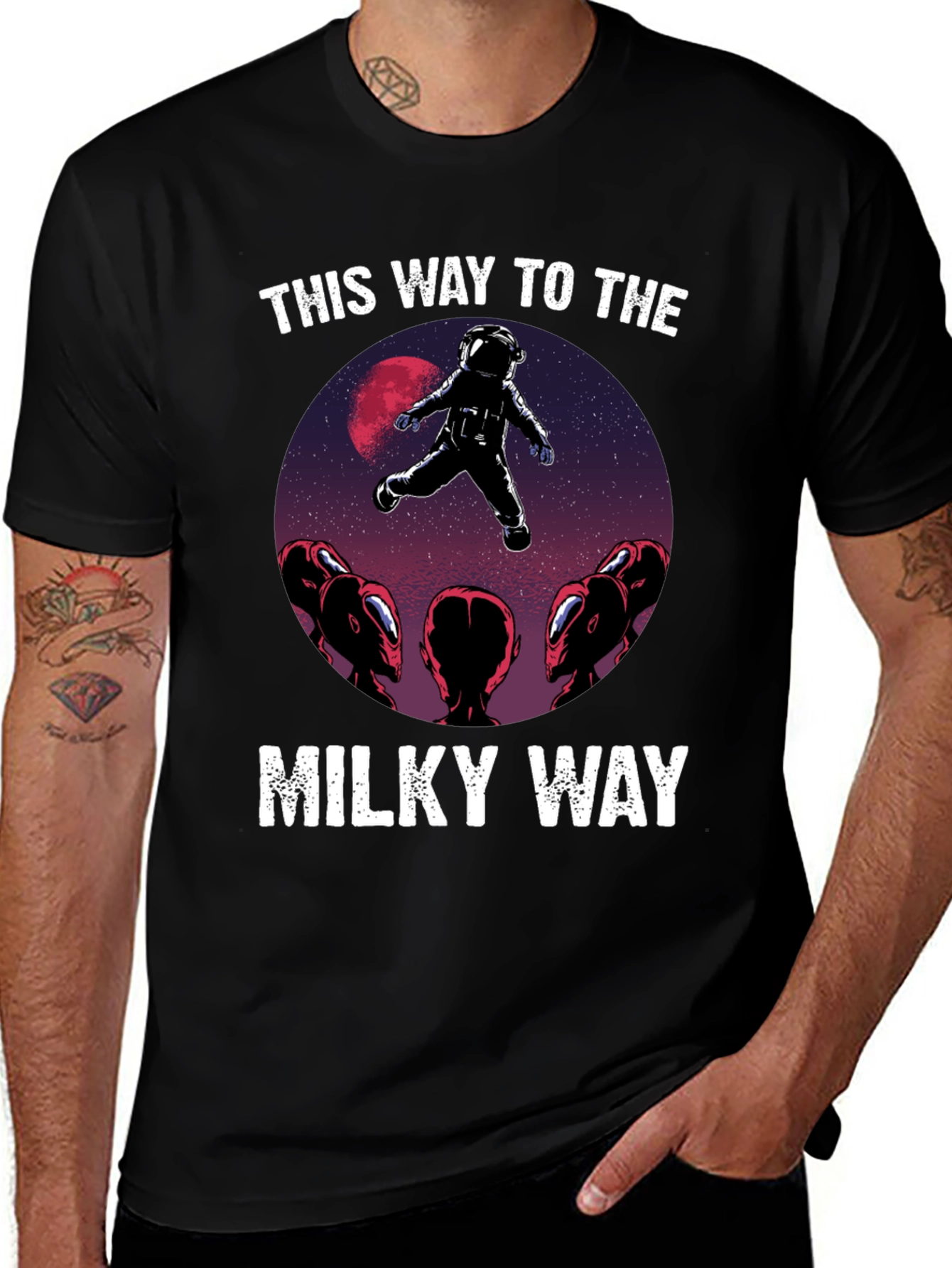 Camiseta Hombre: Astronauta y Extraterrestres Vía Láctea