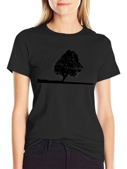 Camiseta Negra con Silueta de Árbol