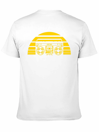 Camiseta Negra con Diseño Retro de Radiocasete Amarillo