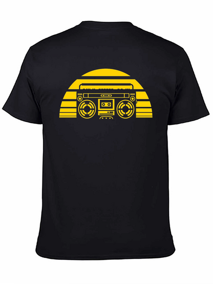 Camiseta Negra con Diseño Retro de Radiocasete Amarillo