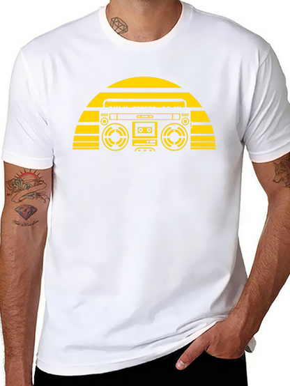 Camiseta Negra con Diseño Retro de Radiocasete Amarillo