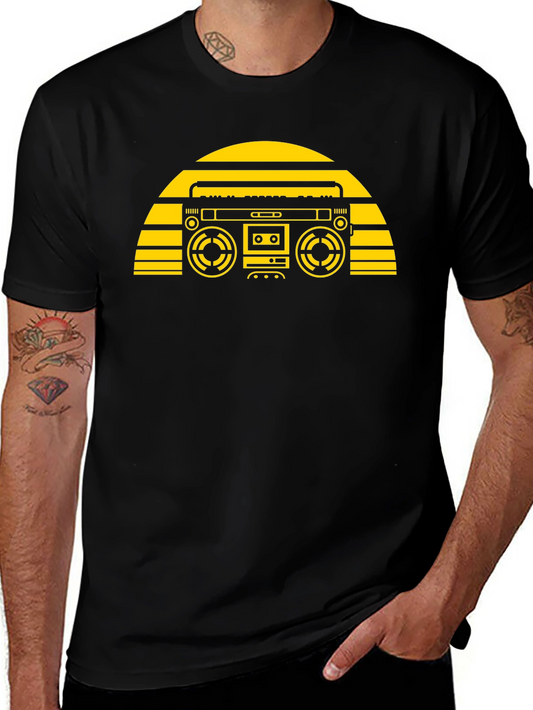 Camiseta Negra con Diseño Retro de Radiocasete Amarillo