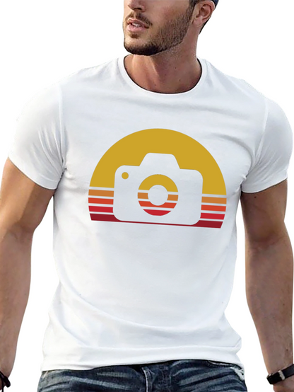 Camiseta Negra con Diseño Retro de Cámara Fotográfica