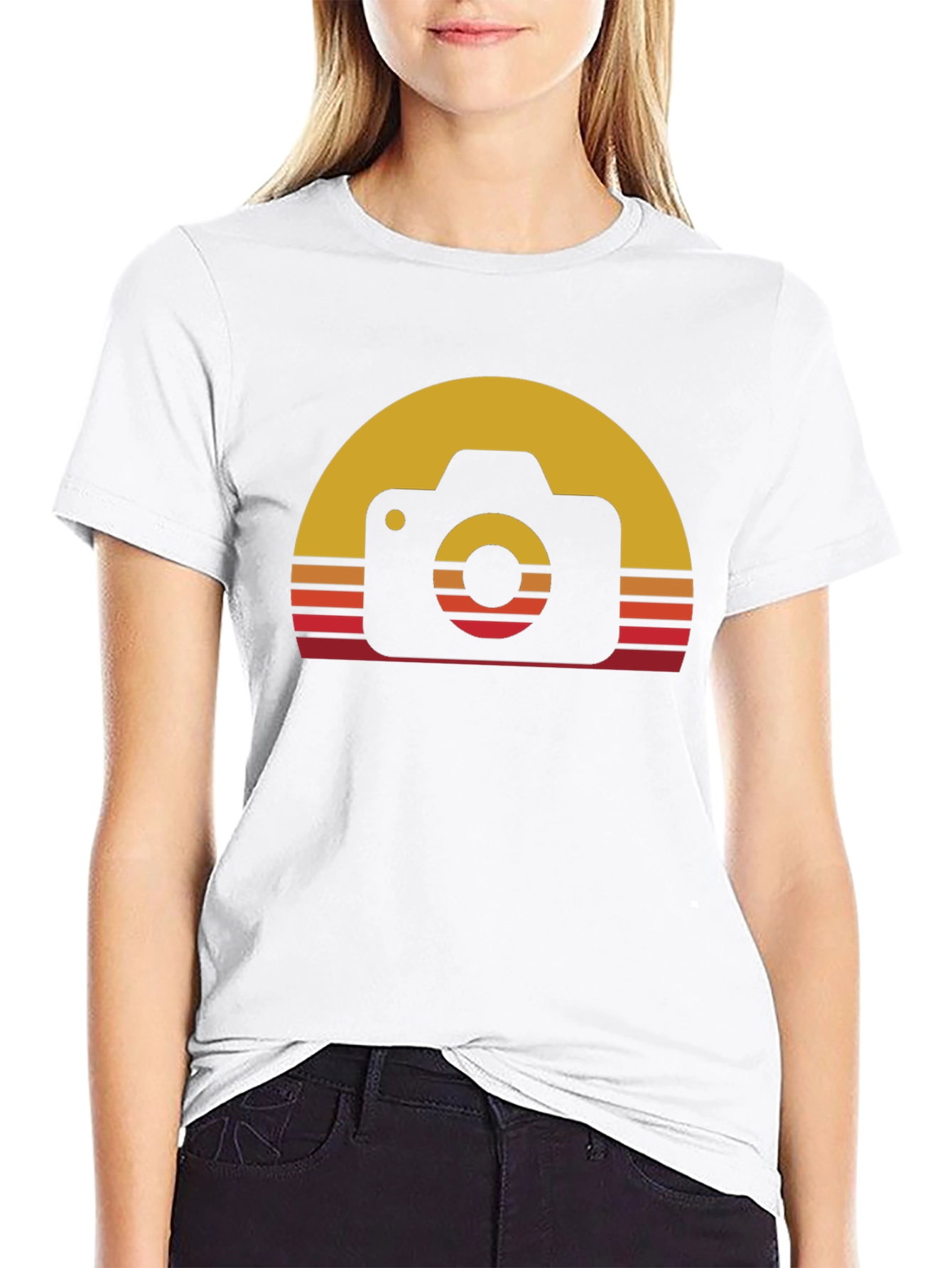 Camiseta Negra con Diseño Retro de Cámara Fotográfica