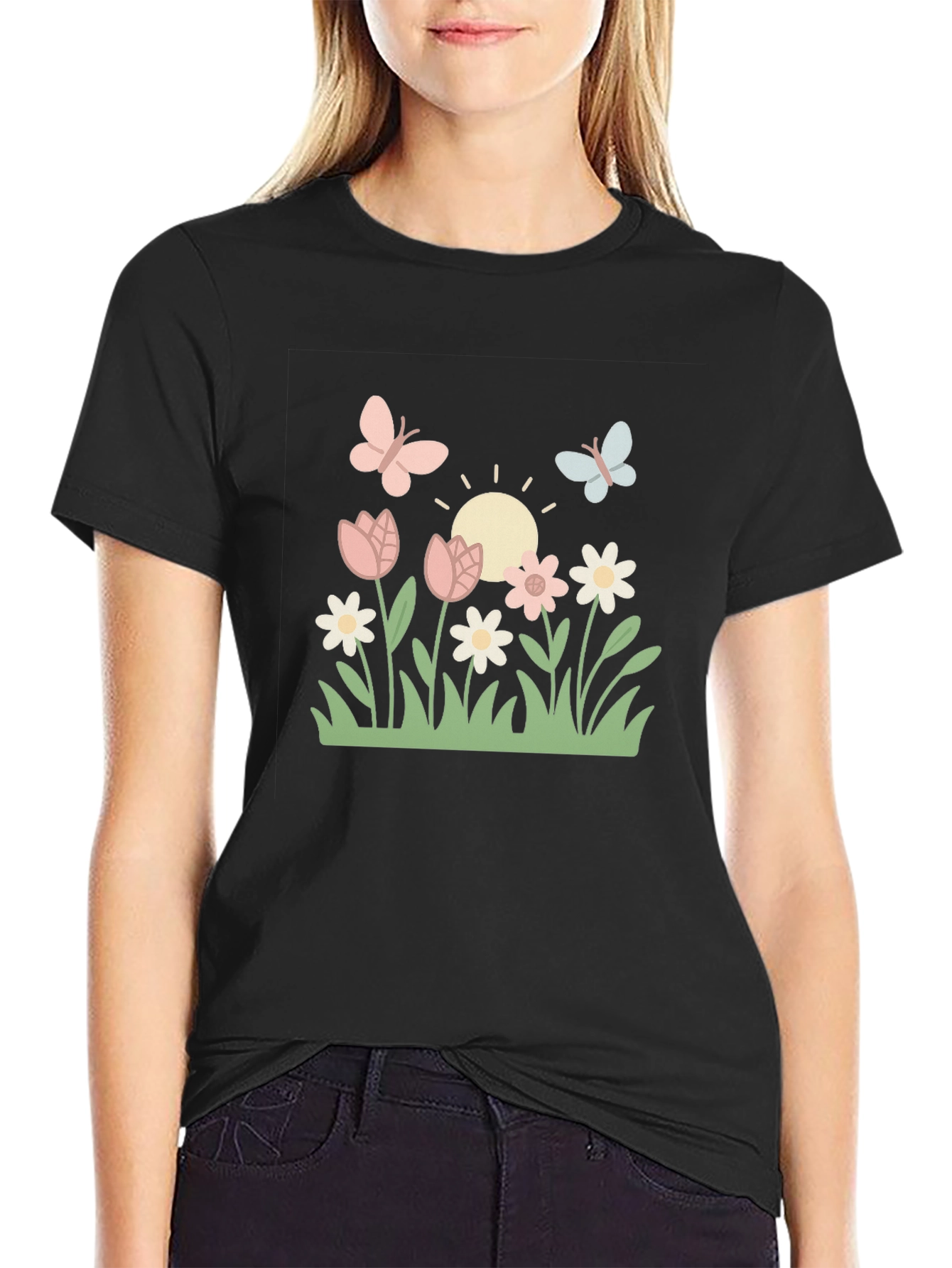 Camiseta Negra con Diseño Floral y Mariposas