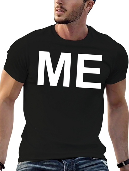 Camiseta Negra Hombre con Texto ME en Blanco