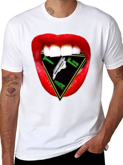Camiseta Negra con Diseño de Boca y Triángulo